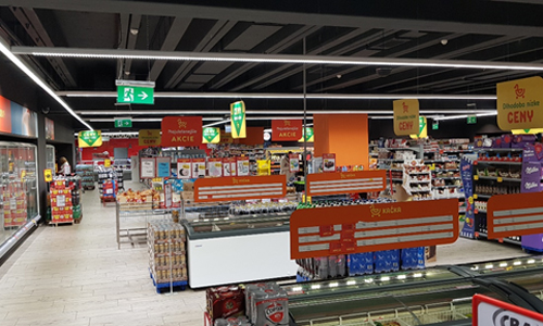 Realizácia nového osvetlenia pre novootvorenú prevádzku  supermarketu.  Osvetľovacia sústava pozostáva z lineárnych svietidiel s asymetrickým osvetlením doplnenými bodovými svietidlami...